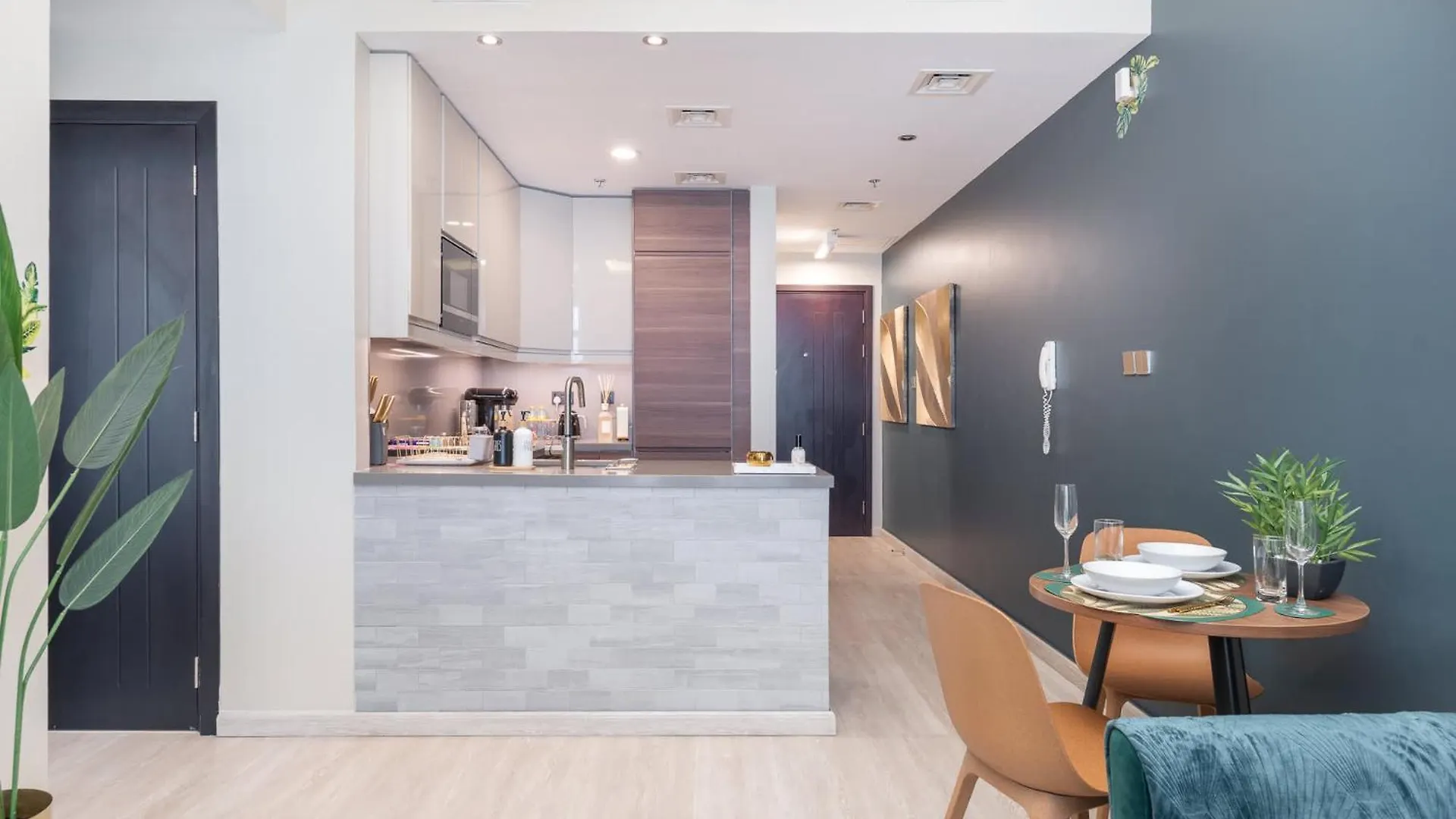 Appartement Calm 1-Bedroom With Relaxing Balcony Atmosphere In Liwan Dubai