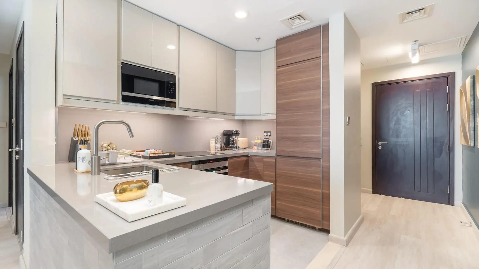 Calm 1-Bedroom With Relaxing Balcony Atmosphere In Liwan Dubai